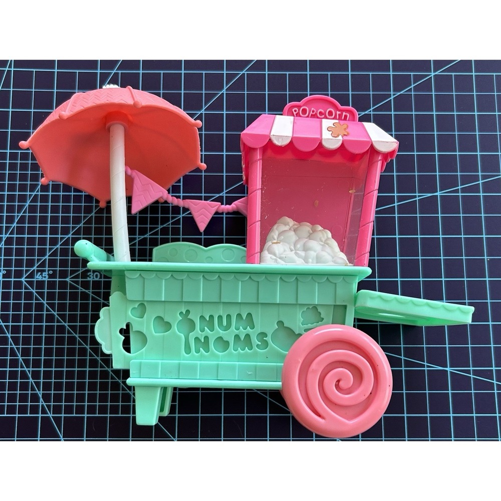Num Noms Popcorn Stand‎ Cart Playset Popcorn Puffs 2016 MGA Entertainment